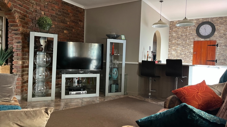 4 Bedroom Property for Sale in Heiderand Western Cape